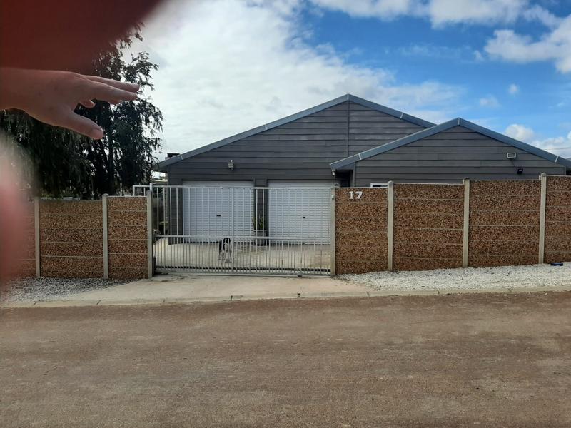 4 Bedroom Property for Sale in Albertinia Western Cape